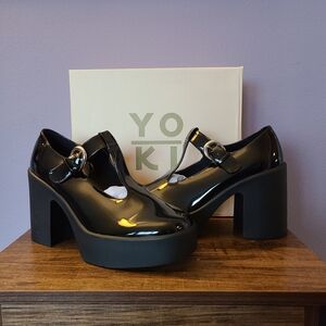 Yoki 1990s Leatherette Platform T Strap Pumps